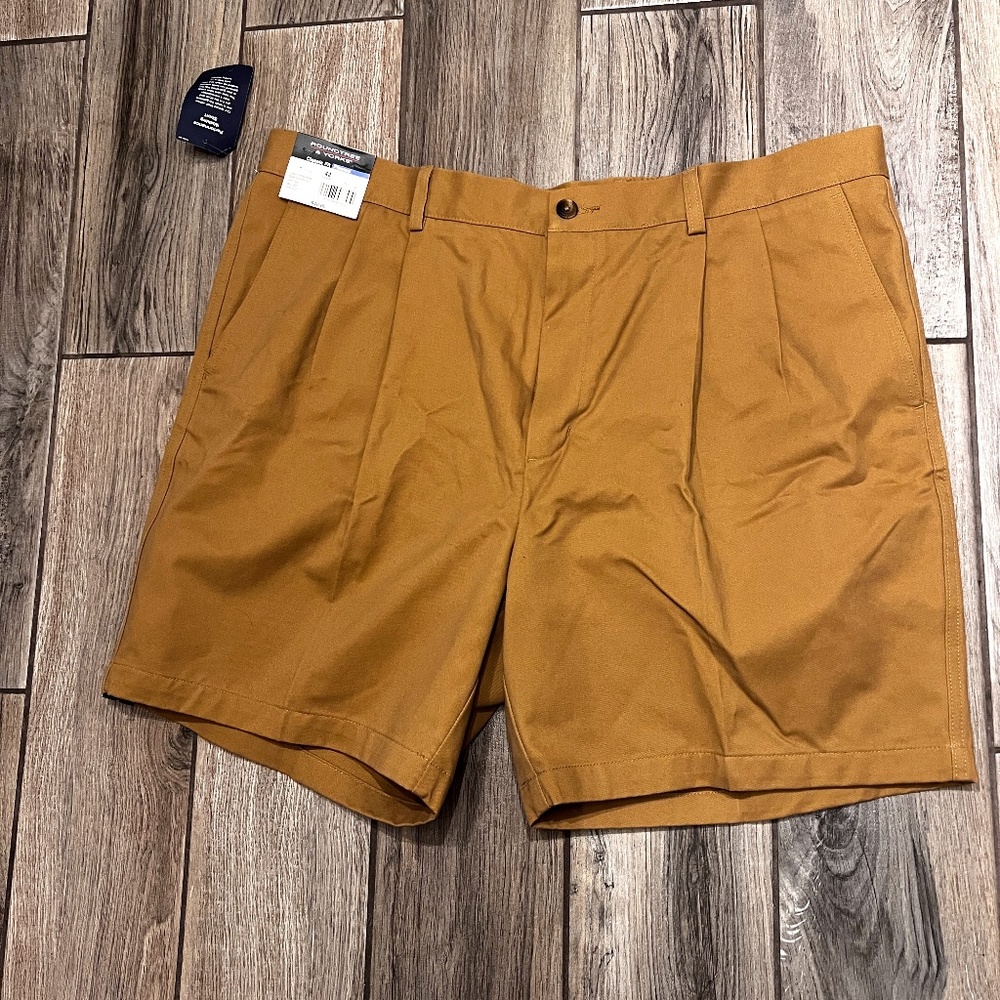 Roundtree Yorke  Mens Travel Smart Light Carmel Pleated Front Shorts Size 42